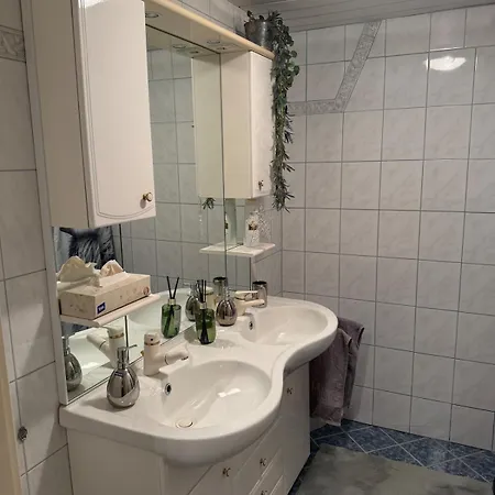 Zauberhafte In Idyllischer Lage Apartment *