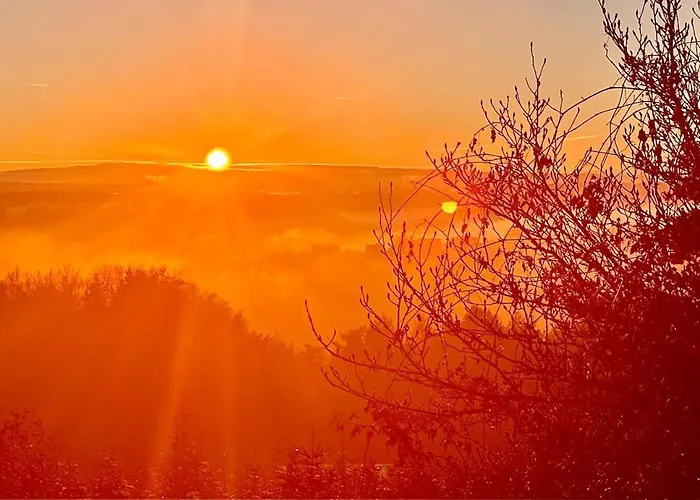 Zauberhafte In Idyllischer Lage *