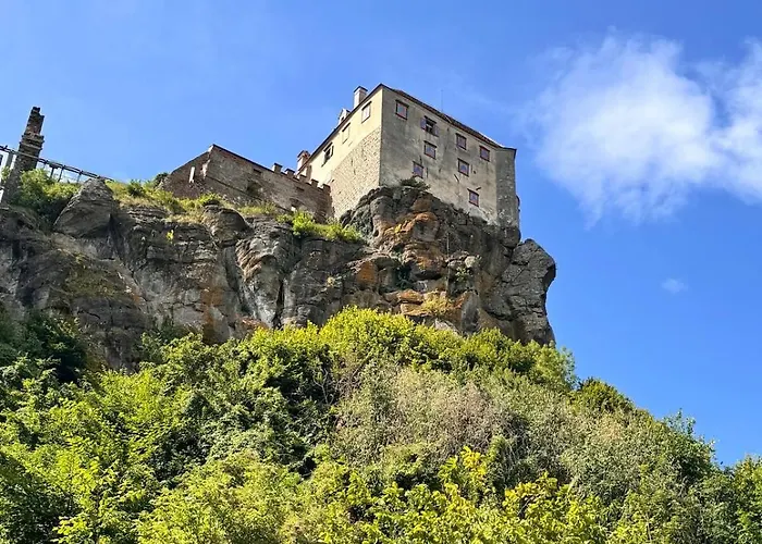 Zauberhafte In Idyllischer Lage *